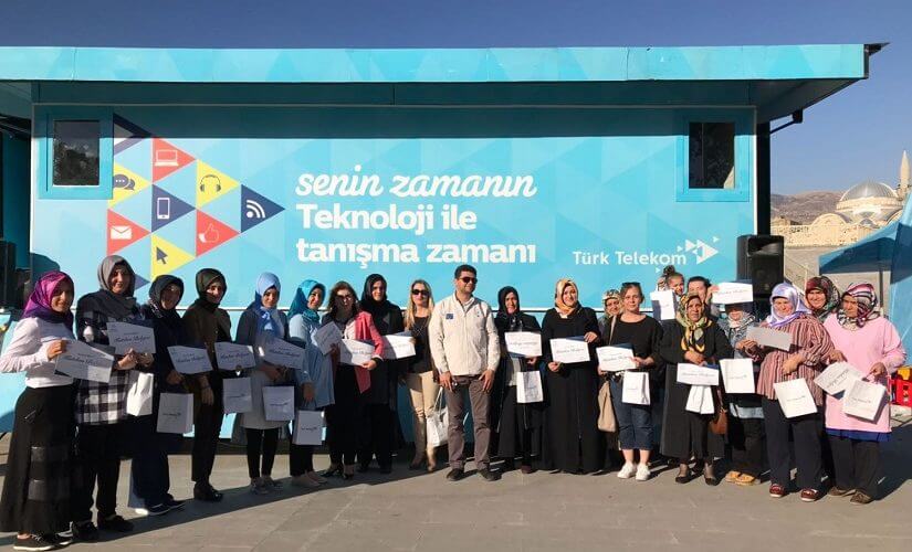 Türk Telekom Kahramanmaraşlı kadınlara teknoloji eğitimi verdi