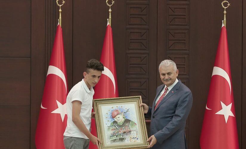 Türk Telekom Okulları öğrencileri 15 Temmuz’u anlattı, Kazananlar ödülünü Başbakan Yıldırım’dan aldı