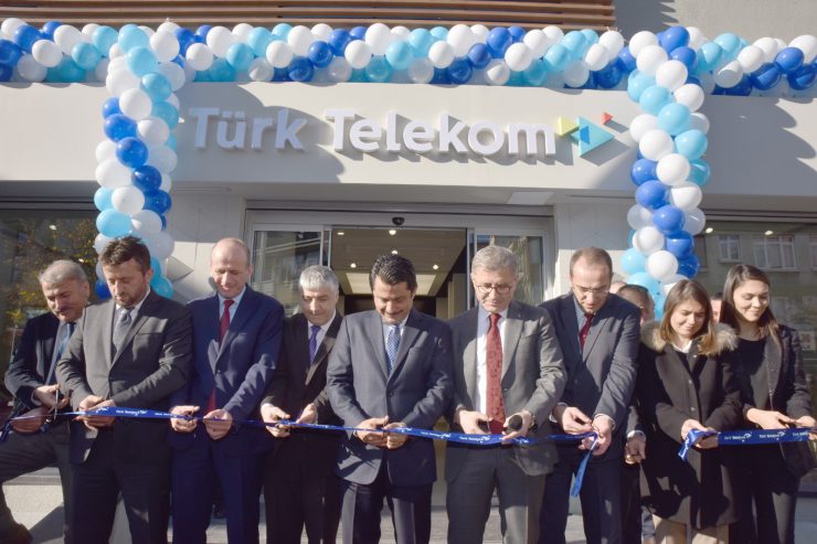 Türk Telekom’un yenilenen Üsküdar Müşteri Merkezi hizmete girdi